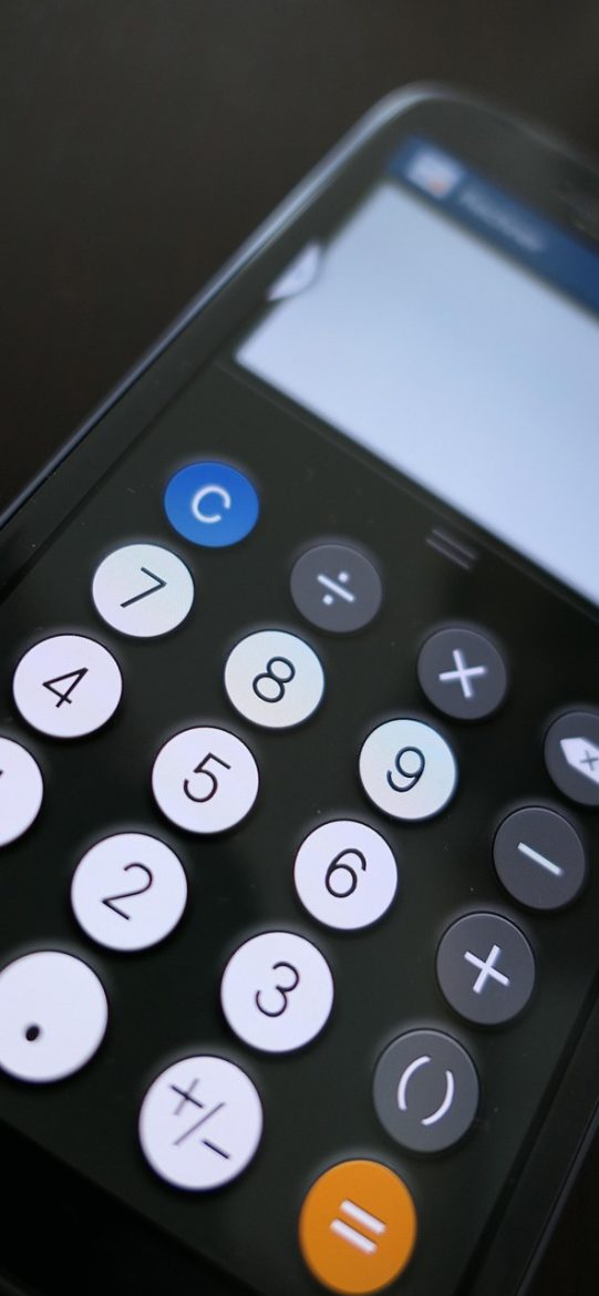 科学计算器 App 函数面板展开状态，三角函数、对数、幂运算按类别分组排列，顶部有角度制切换开关